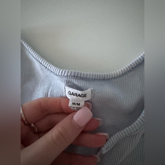 GARAGE VNECK CUT OUT CROPPED RIBBED BLUE TANK TOP HALTER IN SIZE MEDIUM - Picture 4 of 4